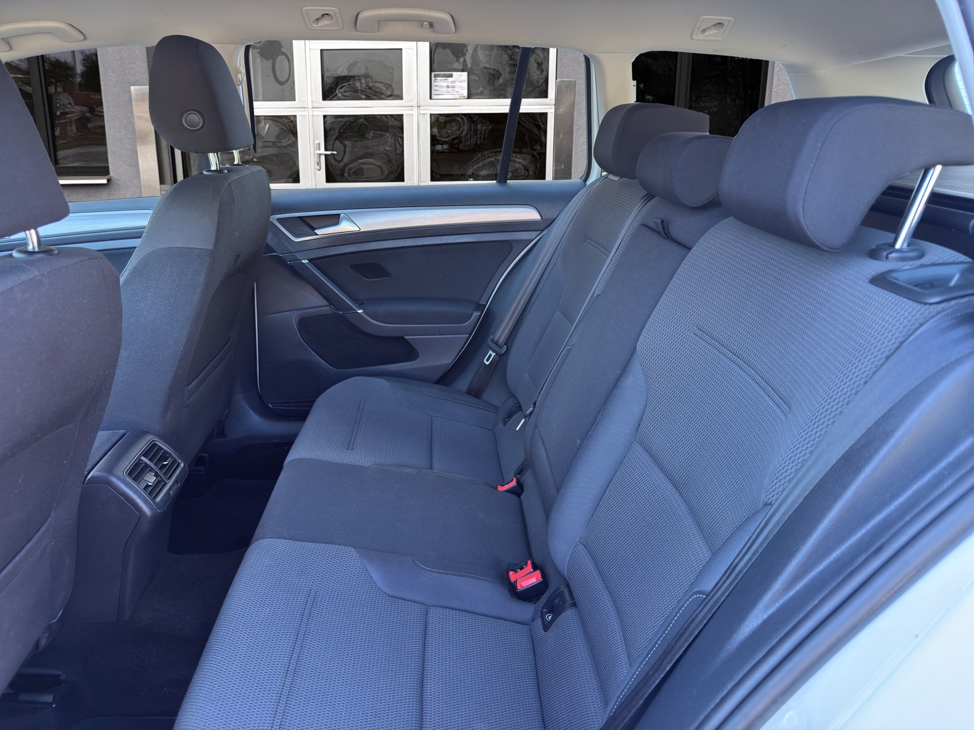 VW Golf Variant 1.2 TSI Comfort-image-15