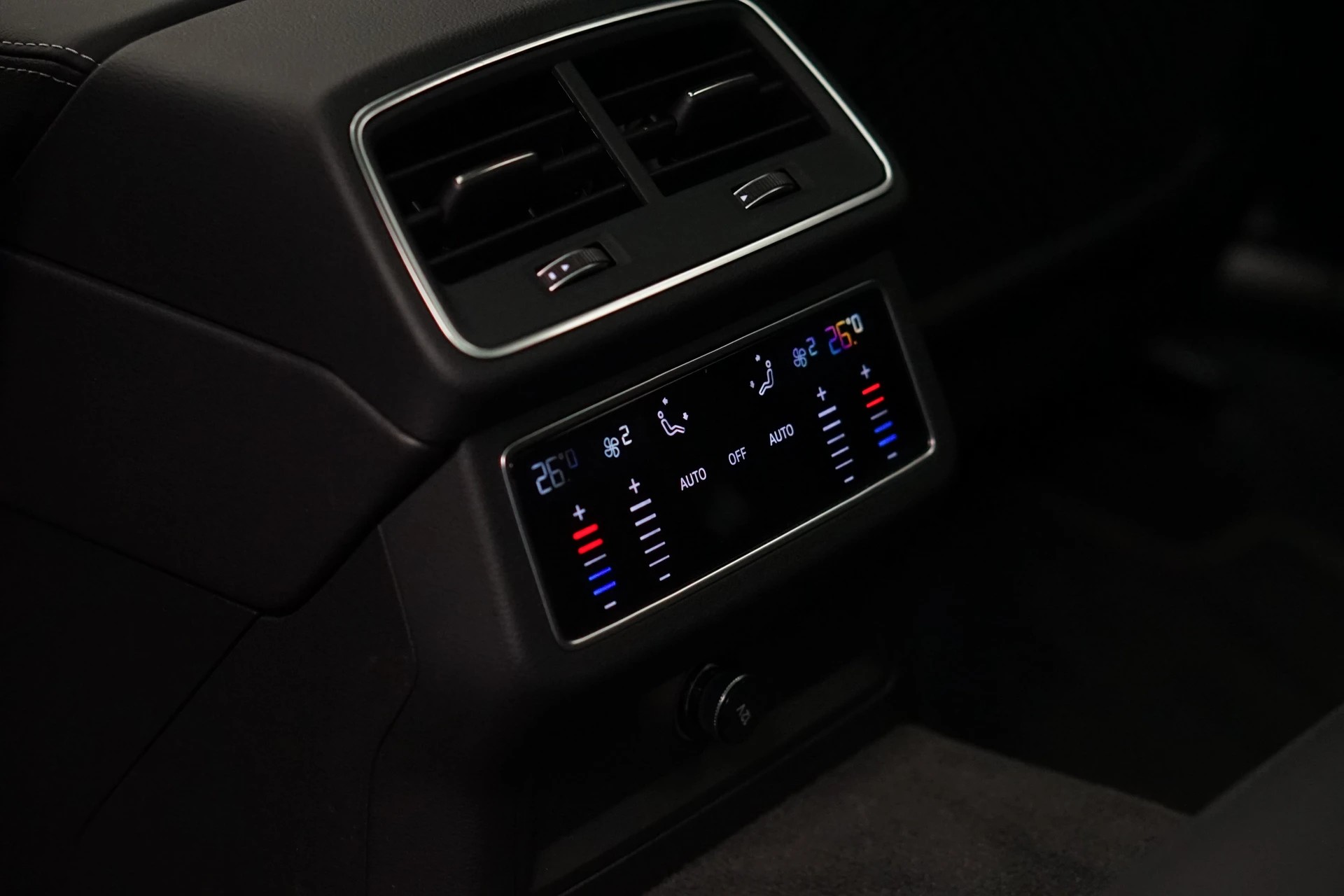 AUDI A6 Avant 3.0 V6 TDI Sport quattro T-Tronic-image-13
