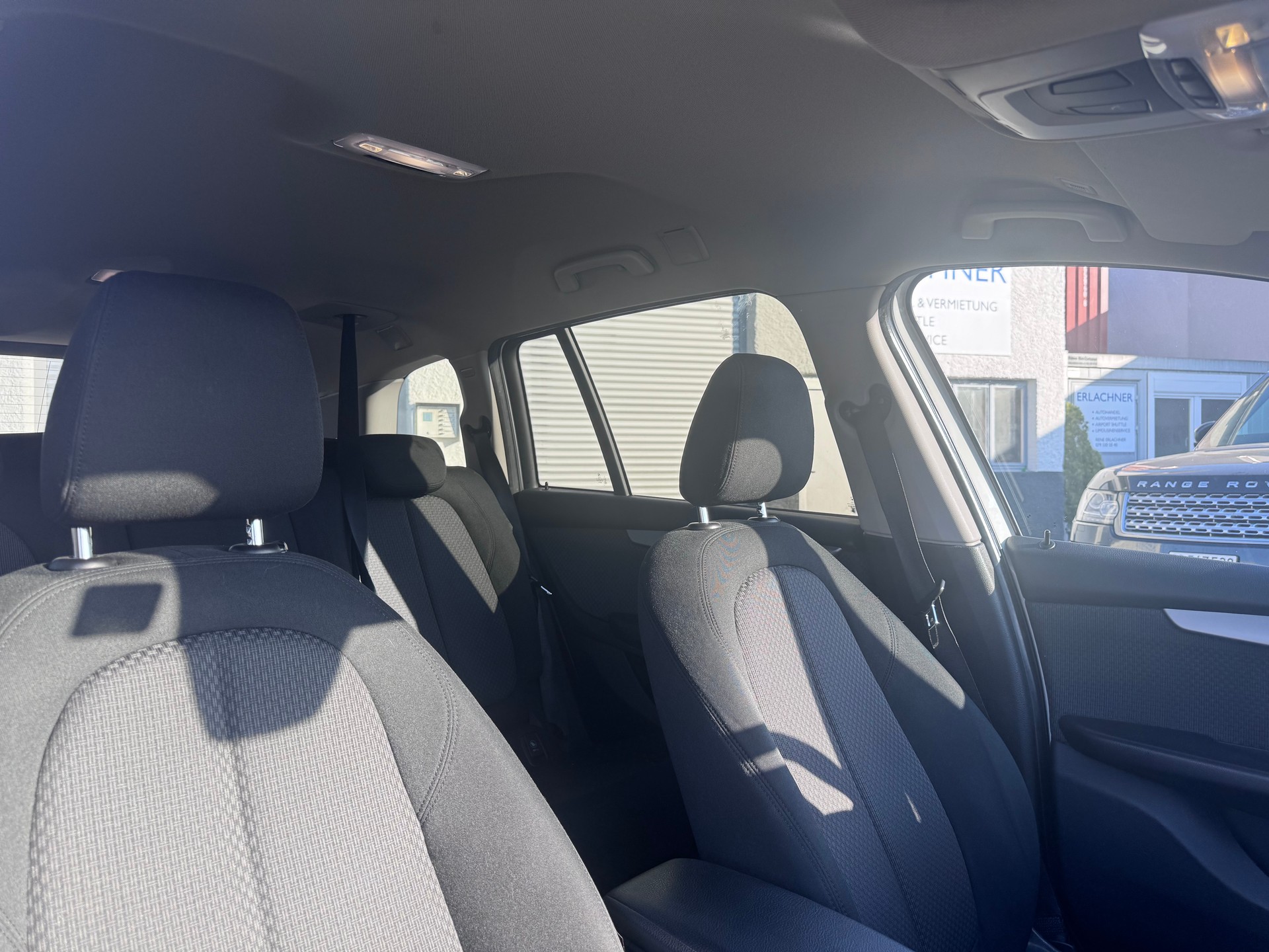 BMW 218d Gran Tourer Steptronic-image-10
