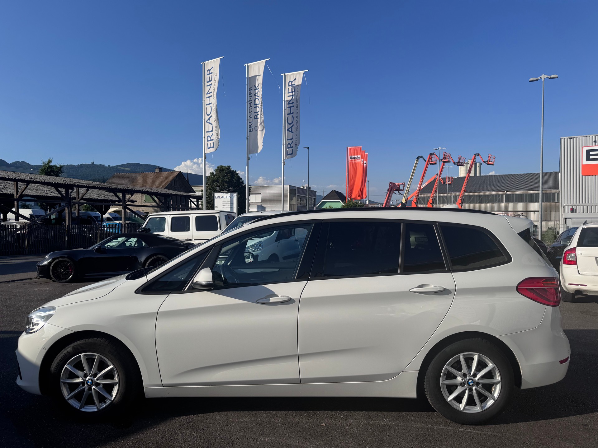 BMW 218d Gran Tourer Steptronic-showroom-element-2