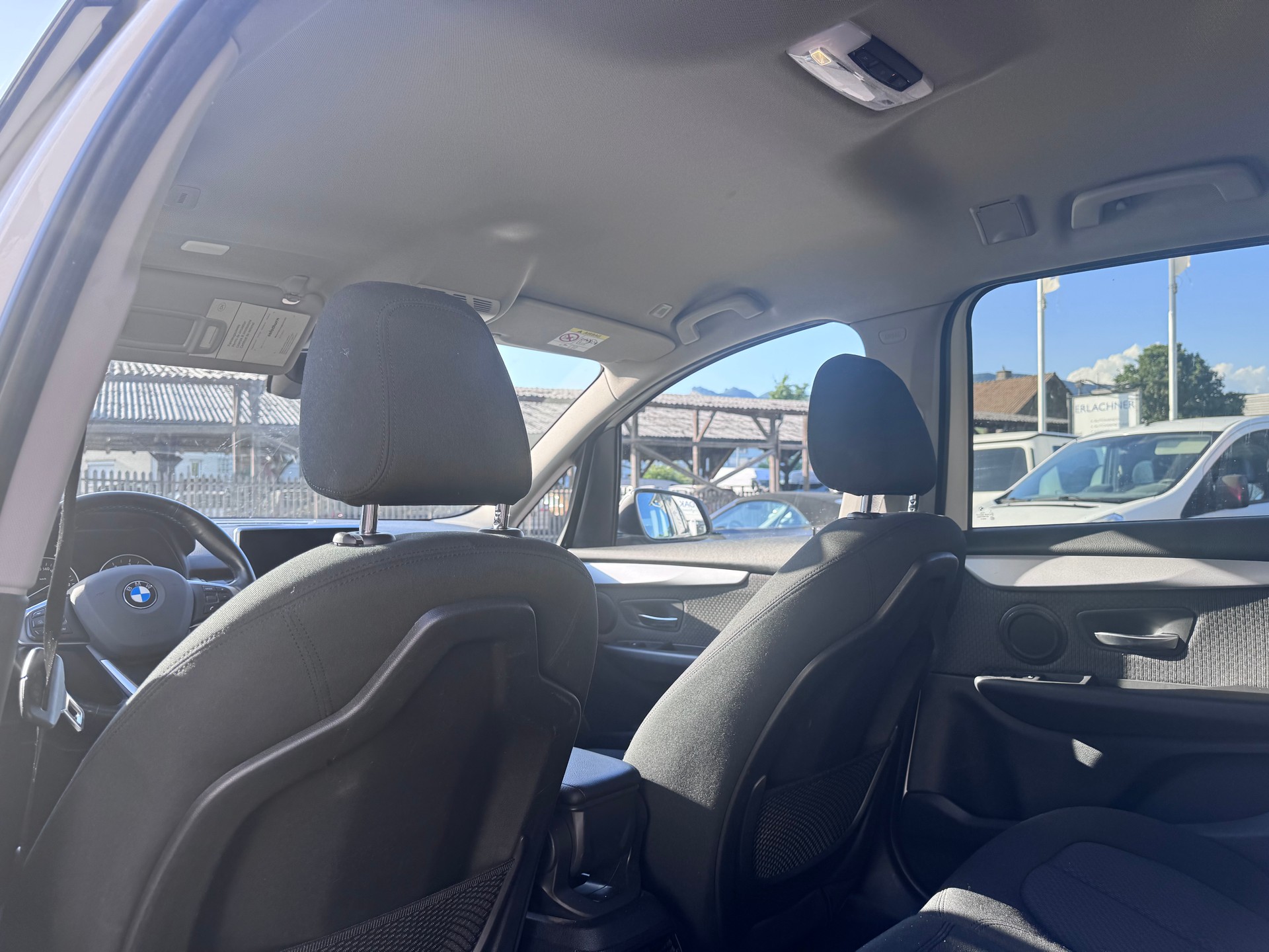 BMW 218d Gran Tourer Steptronic-image-7