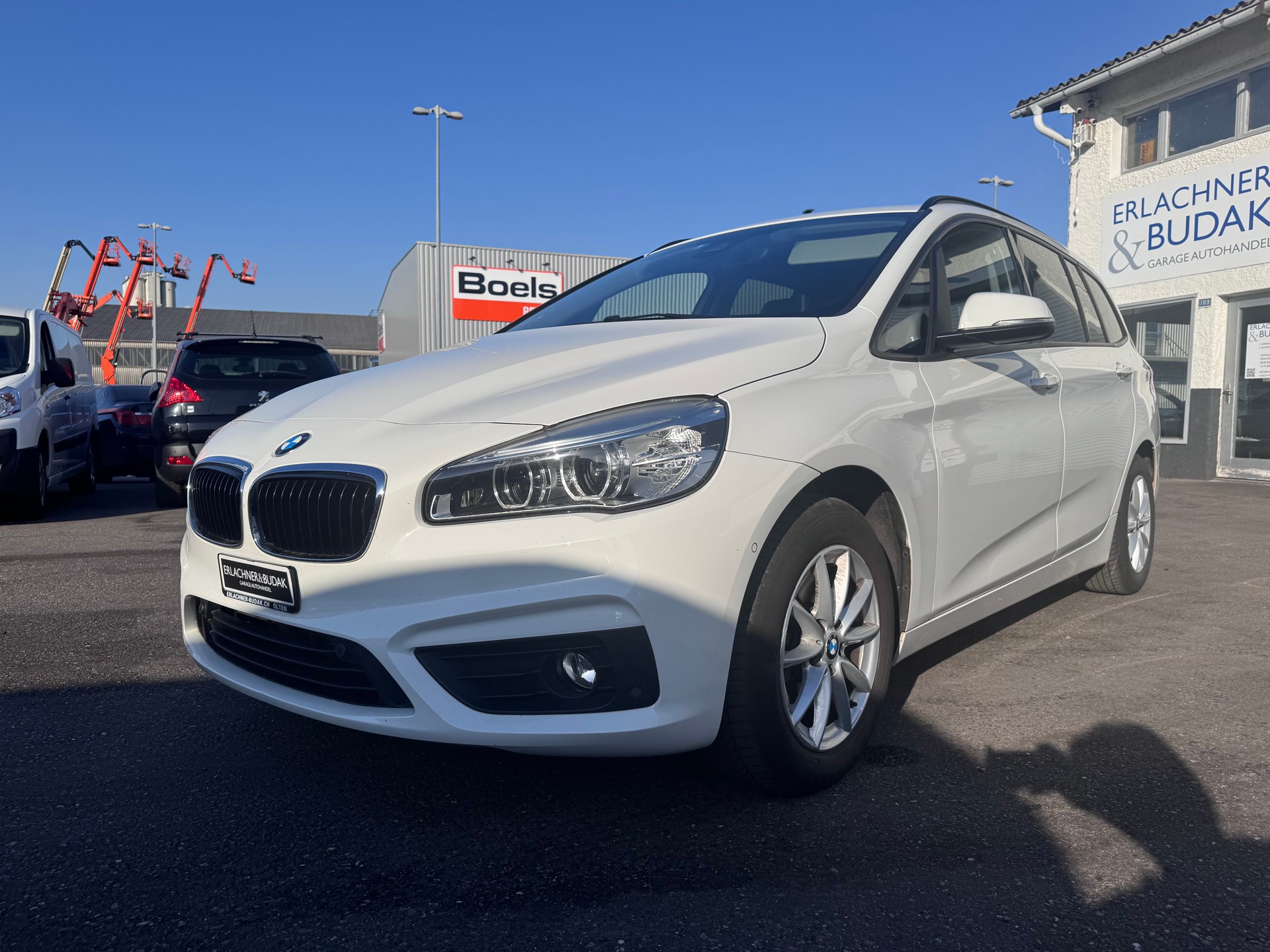 BMW 218d Gran Tourer Steptronic-showroom-element-1