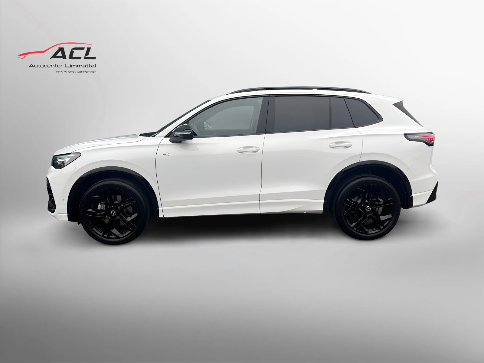 VW Tiguan R-Line 2.0TSI 204PS 4Motion DSG-image-2