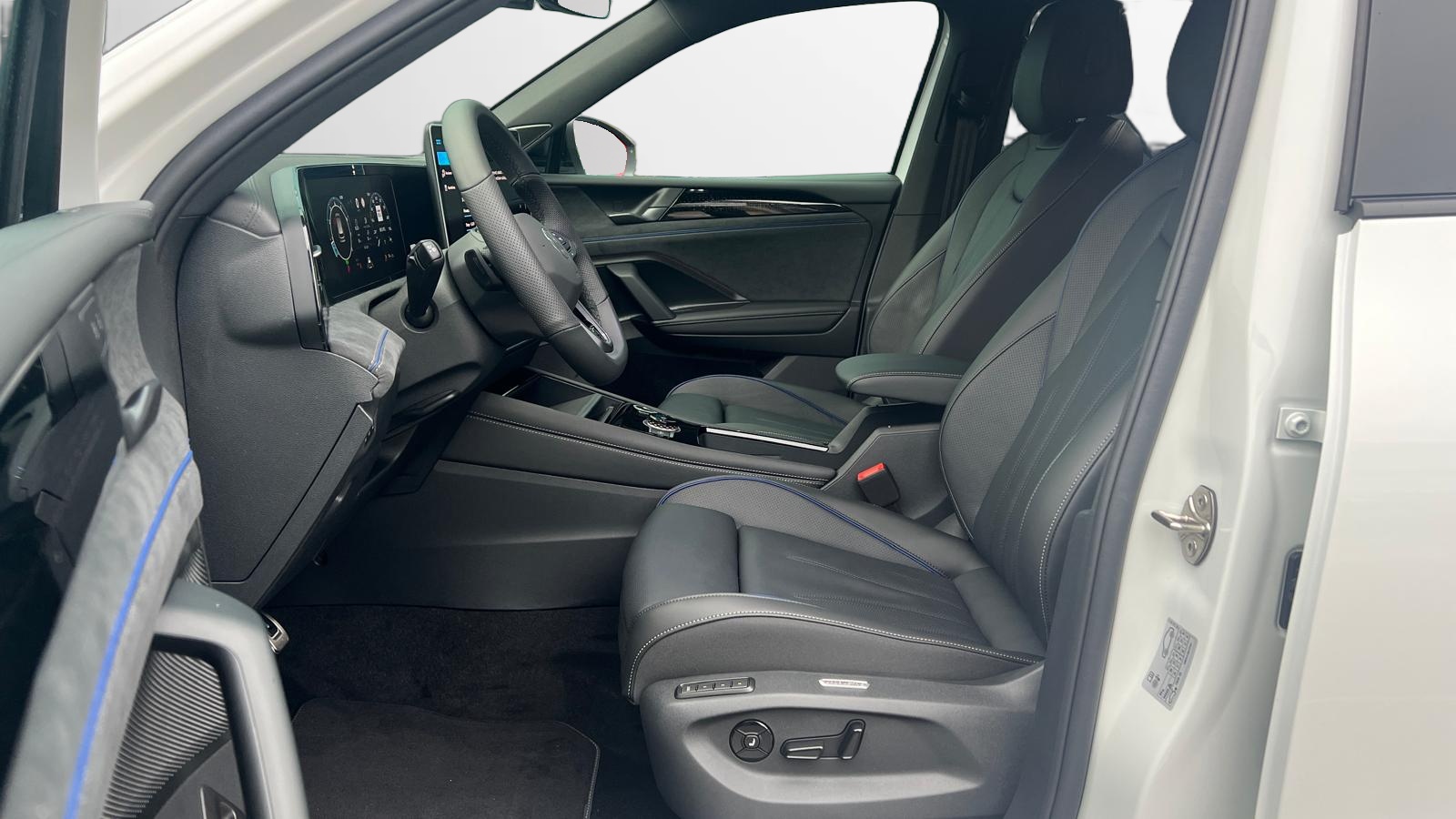 VW Tiguan R-Line 2.0TSI 204PS 4Motion DSG-image-4