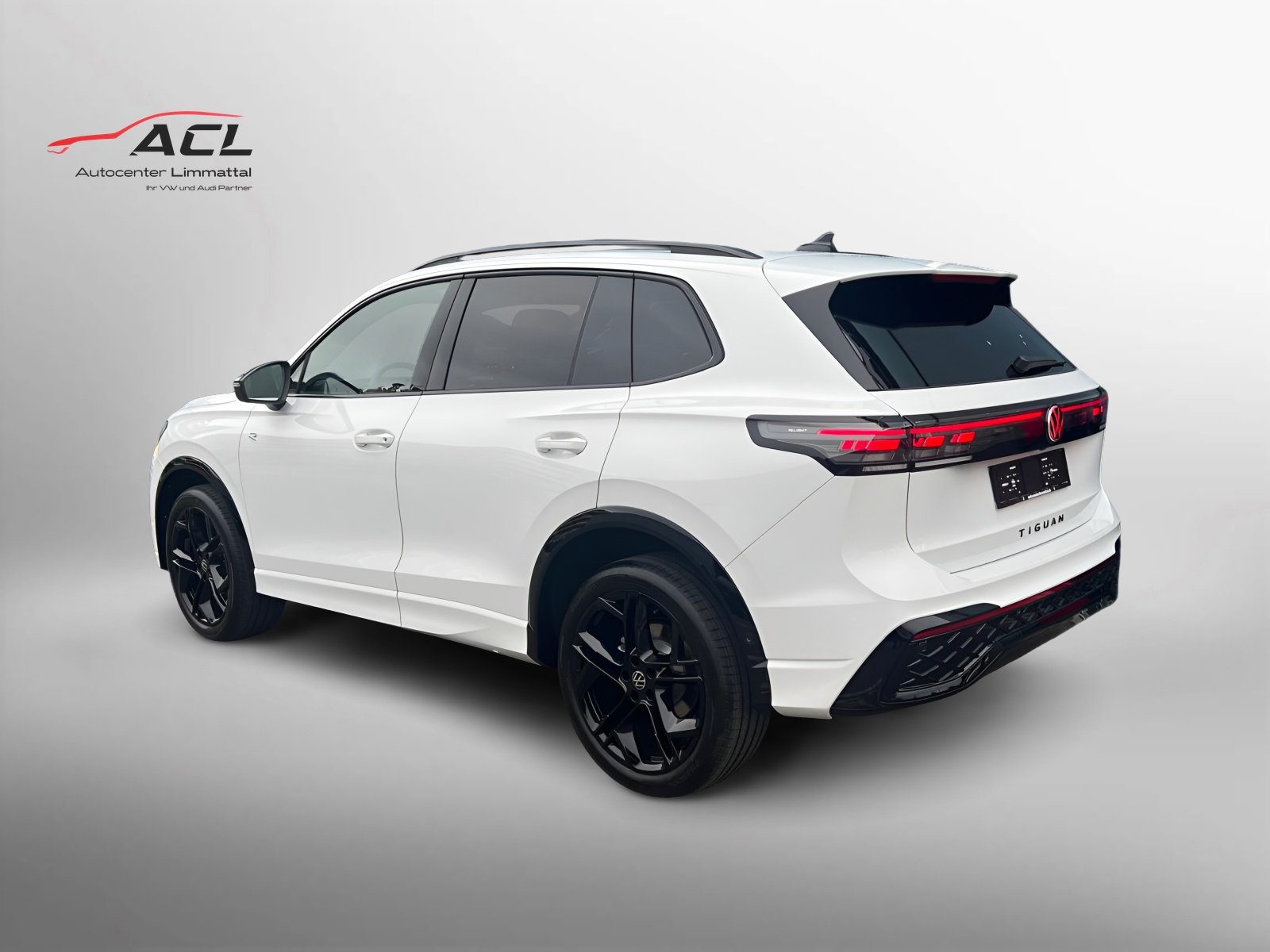 VW Tiguan R-Line 2.0TSI 204PS 4Motion DSG-image-8