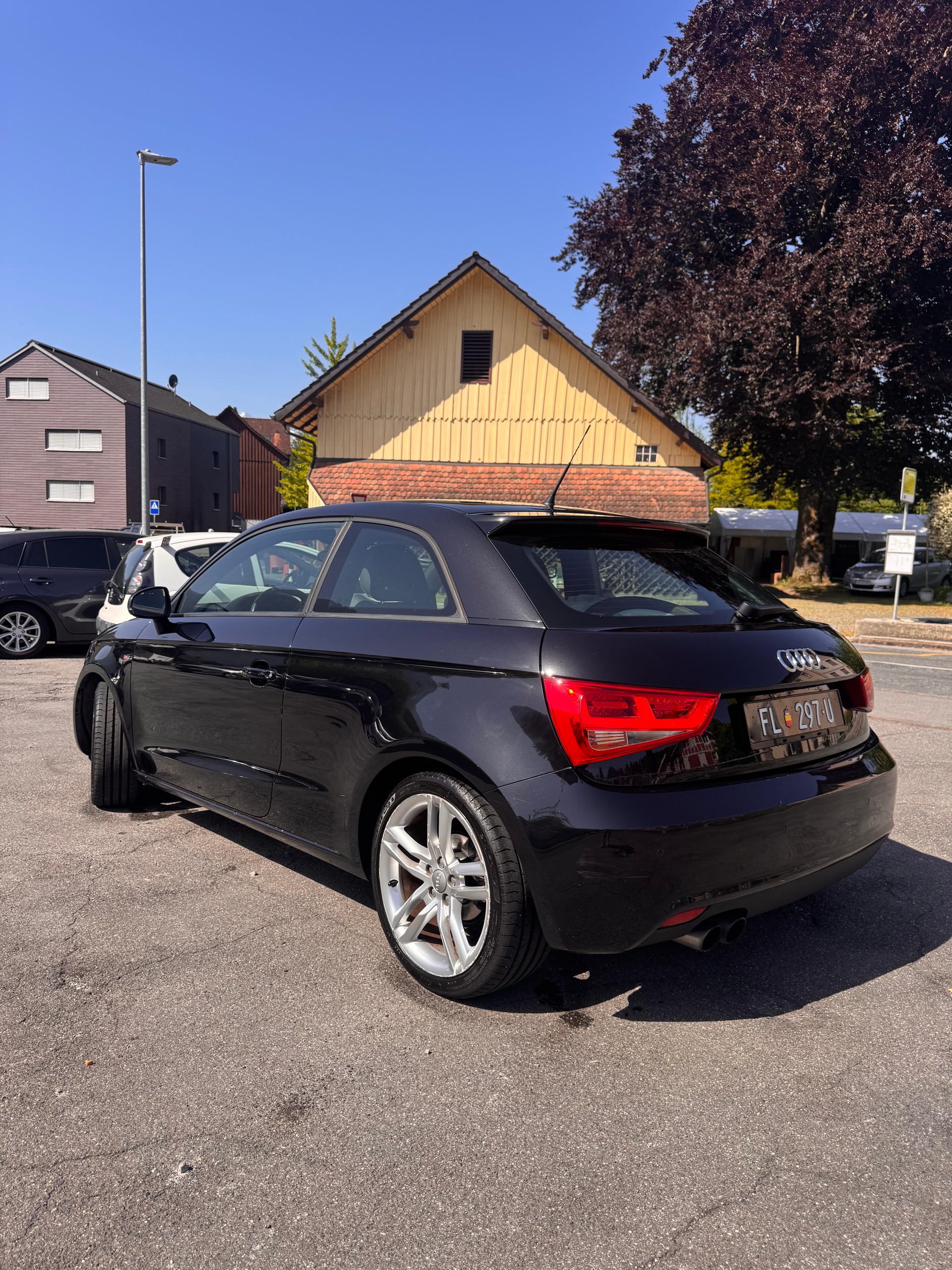 AUDI A1 1.4 TFSI Attraction-image-2