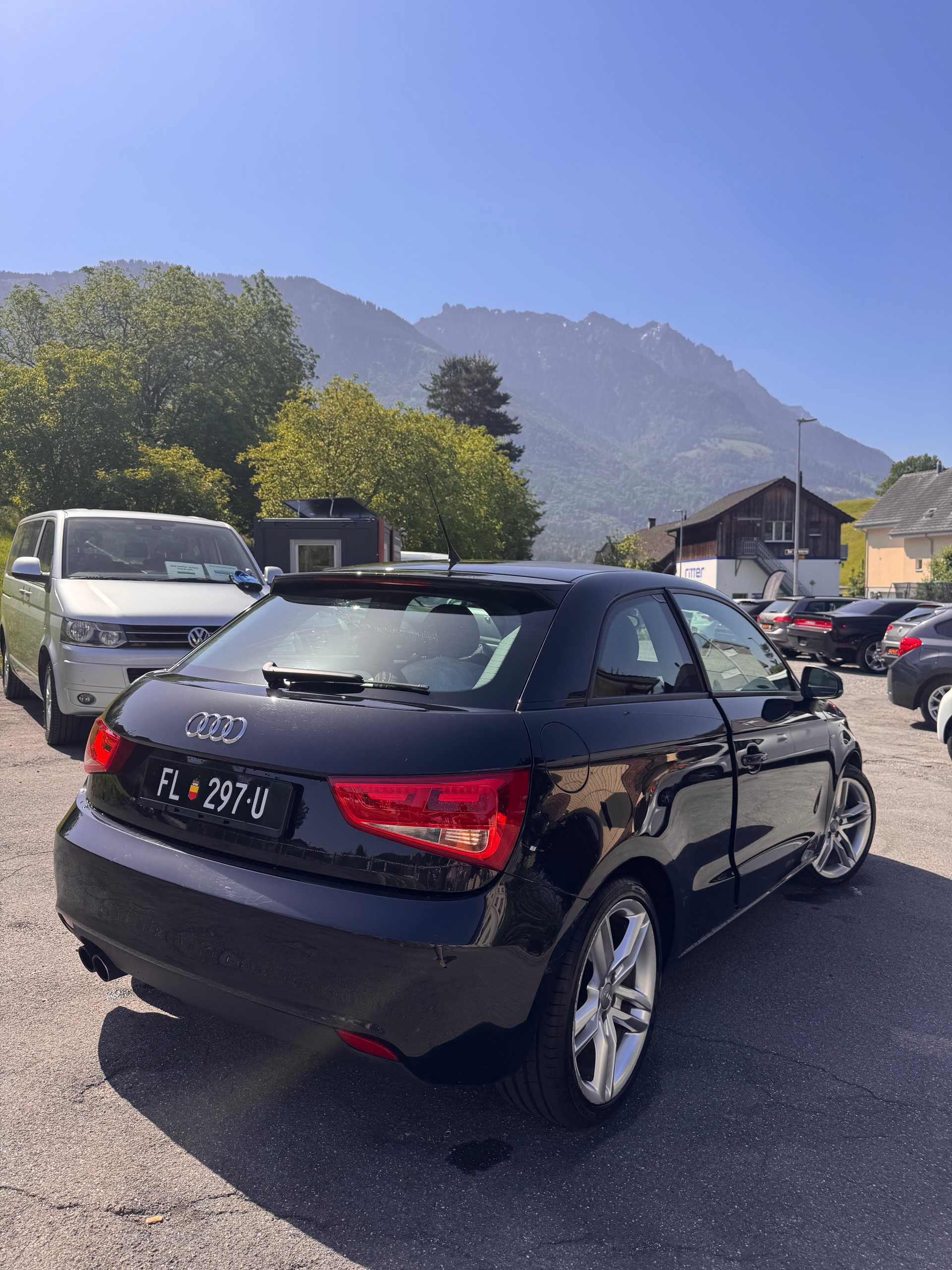 AUDI A1 1.4 TFSI Attraction-image-1