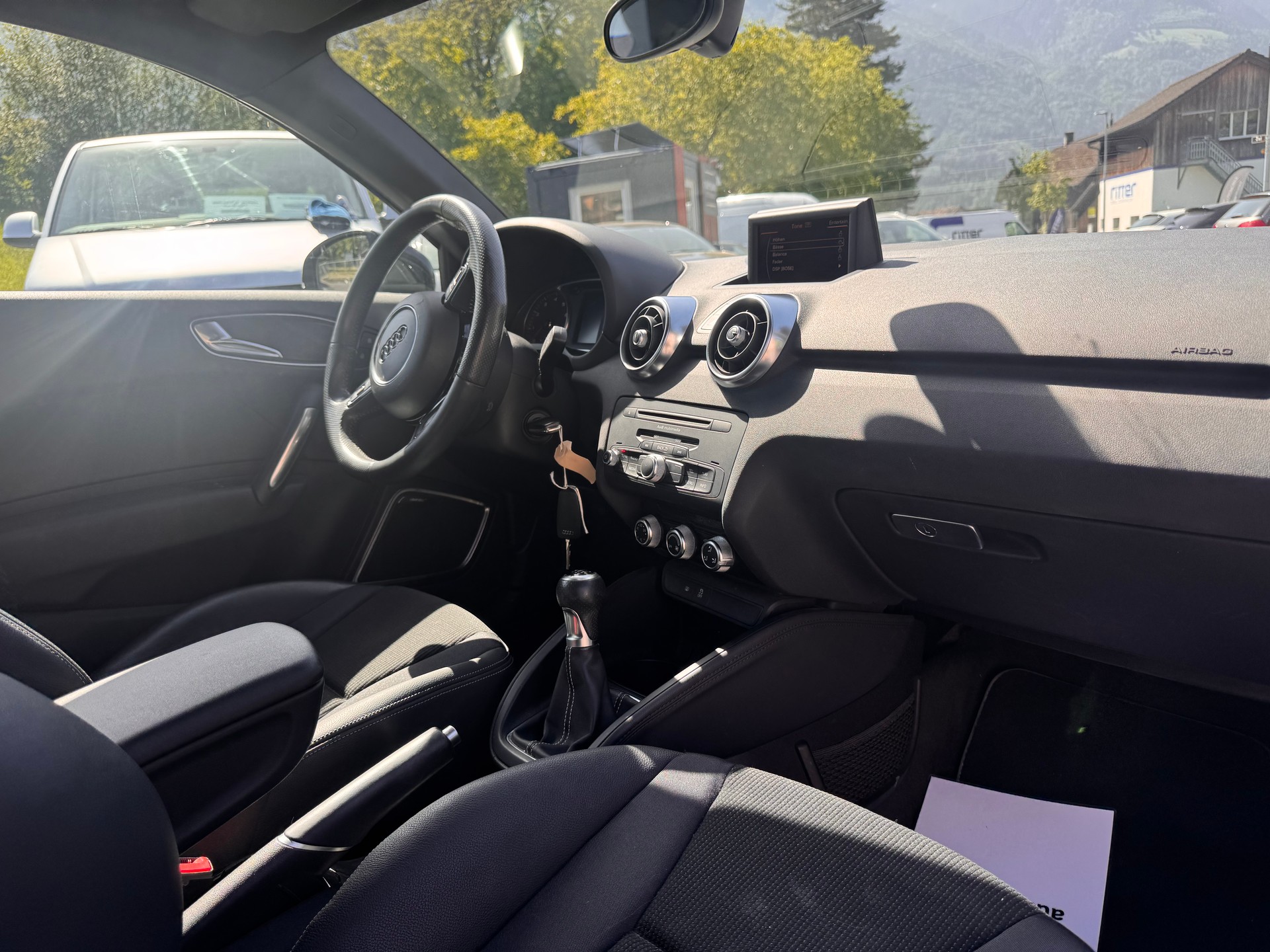 AUDI A1 1.4 TFSI Attraction-image-4