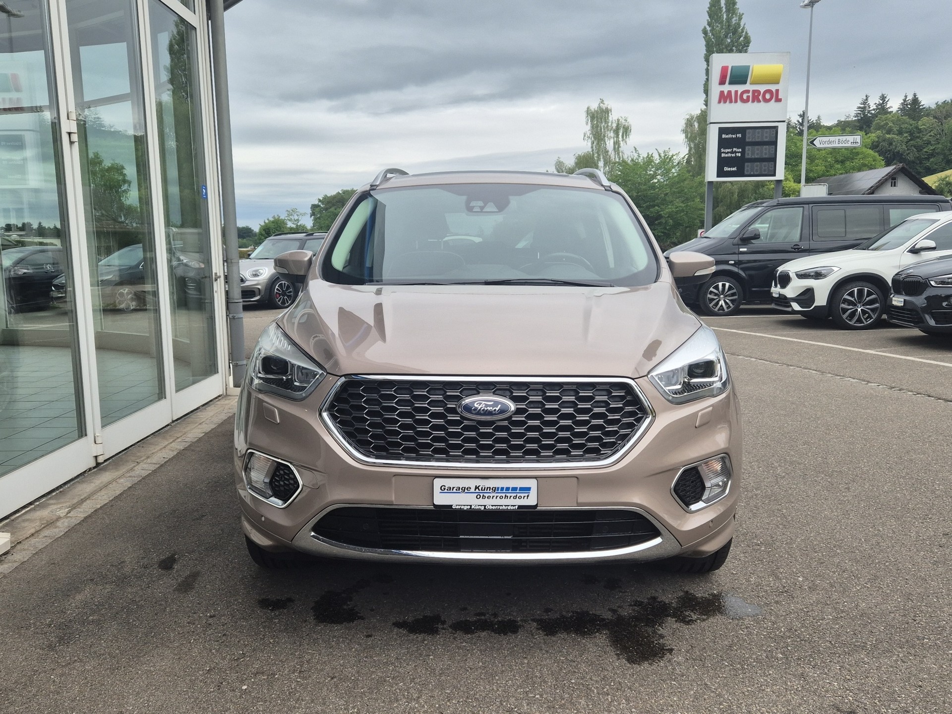 FORD Kuga 2.0 TDCi Vignale 4WD PowerShift-image-2