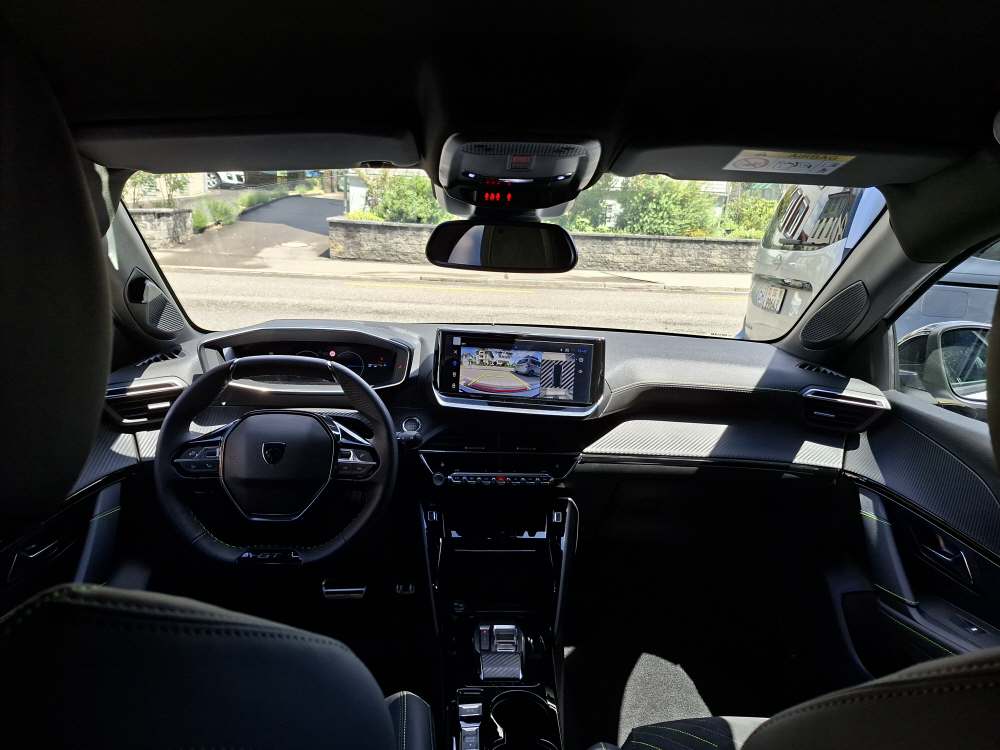 PEUGEOT 208 1.2 Hybrid 145 GT-image-12