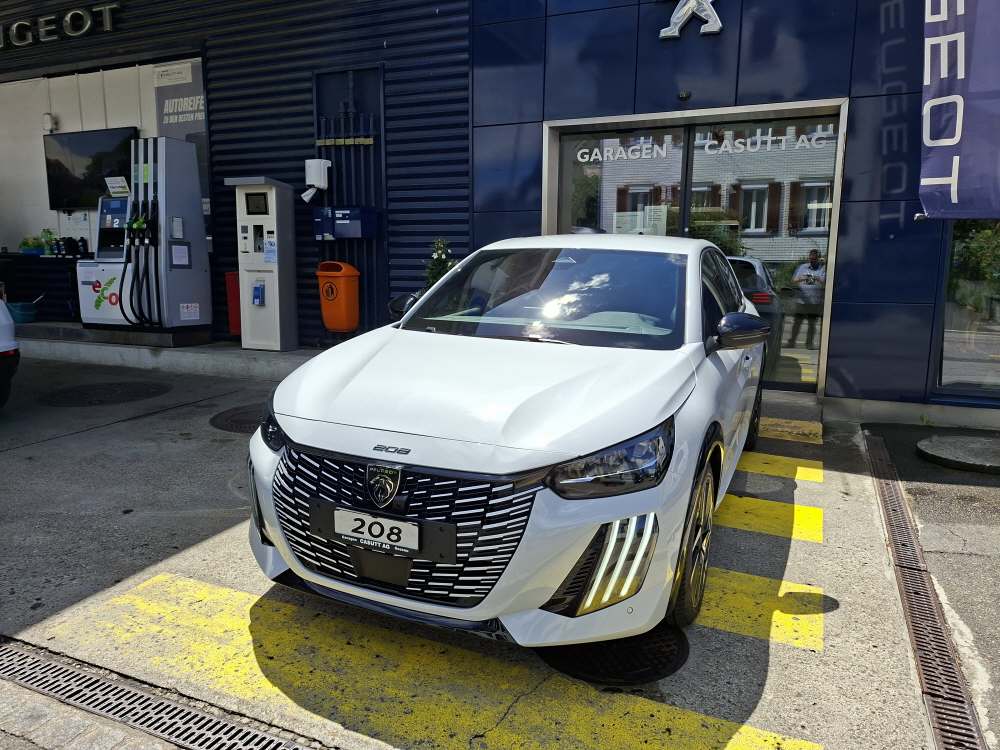 PEUGEOT 208 1.2 Hybrid 145 GT-image-0