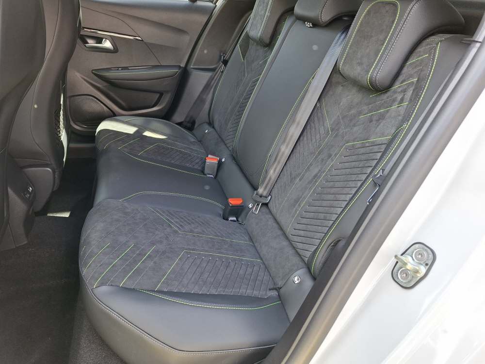 PEUGEOT 208 1.2 Hybrid 145 GT-image-7