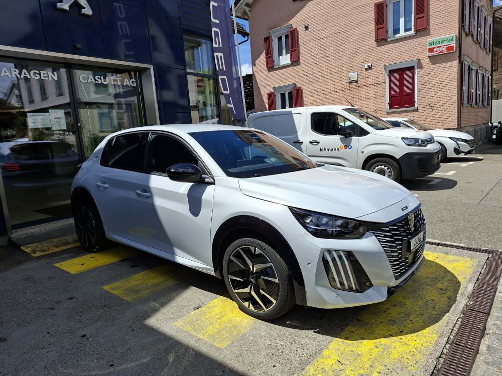 PEUGEOT 208 1.2 Hybrid 145 GT-image-2