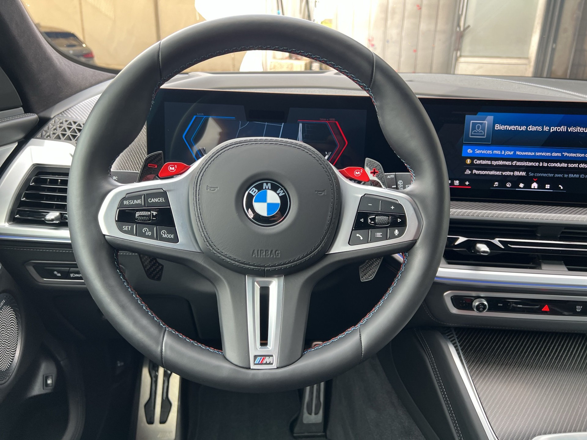 BMW XM xDrive 50e PHEV Steptronic-image-11