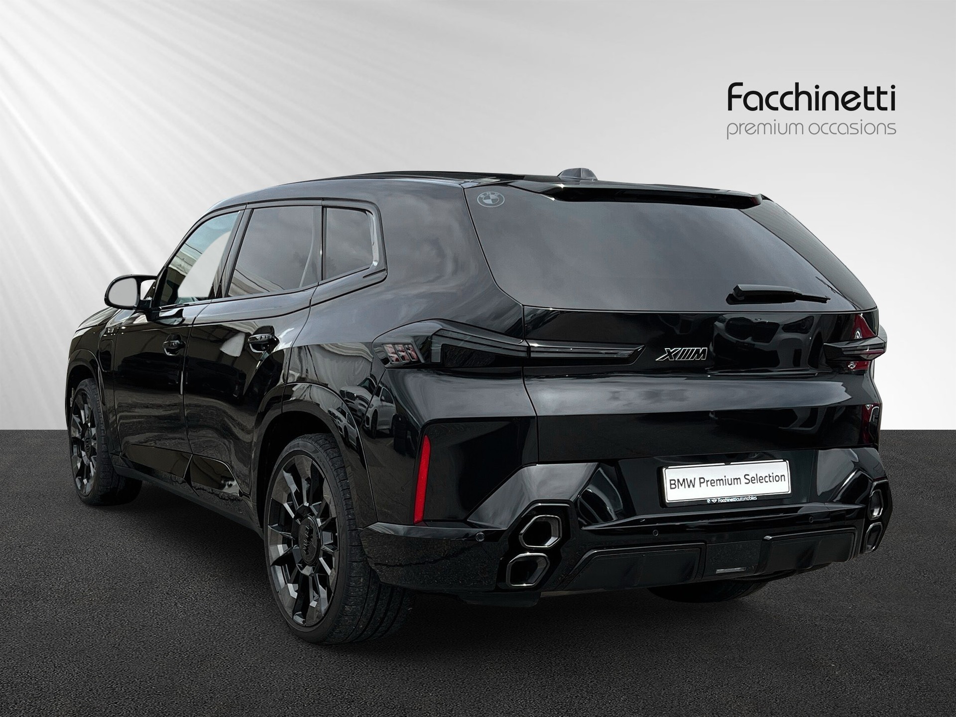 BMW XM xDrive 50e PHEV Steptronic-image-2