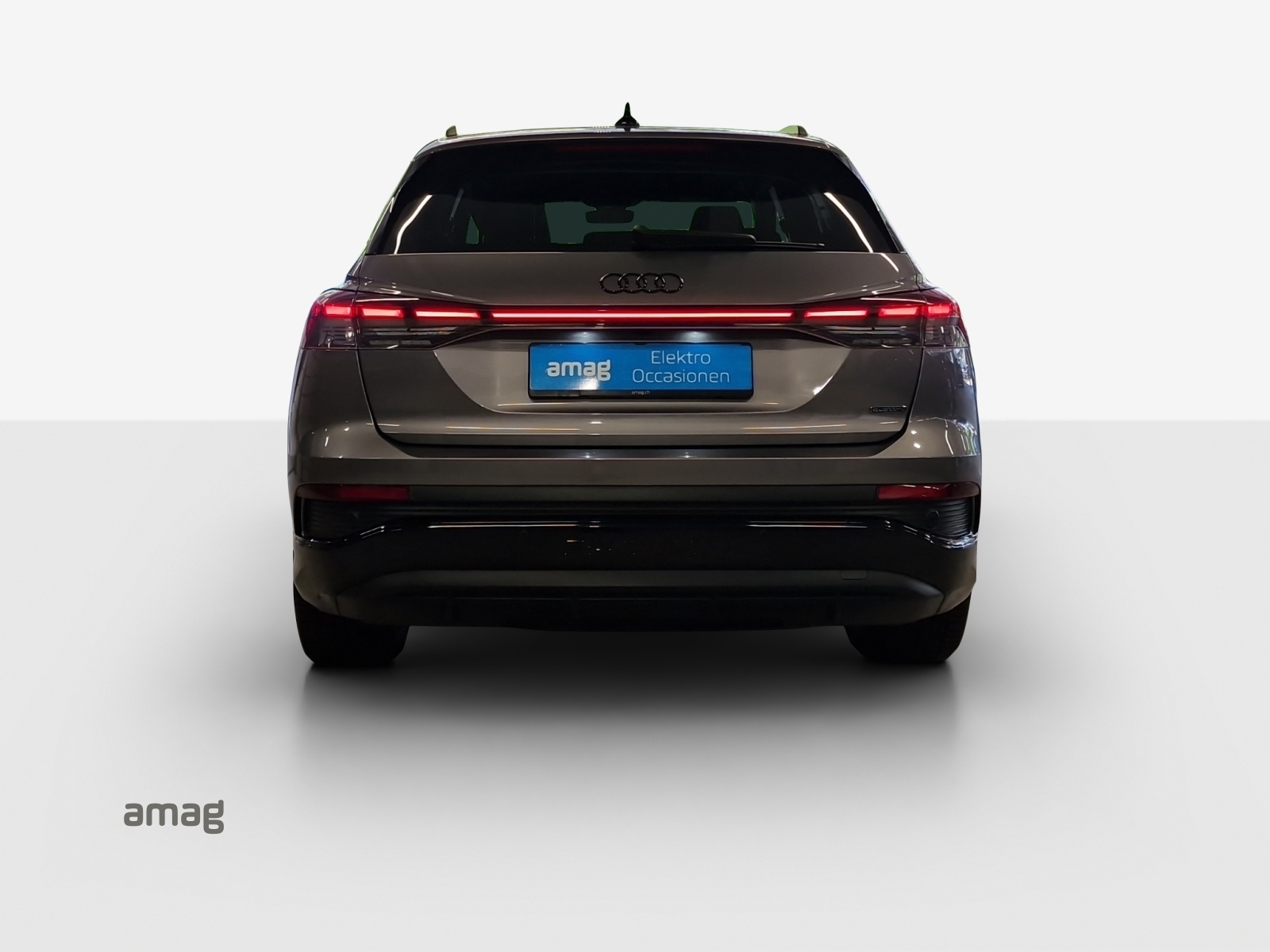 AUDI Q4 e-tron 50 quattro-image-4