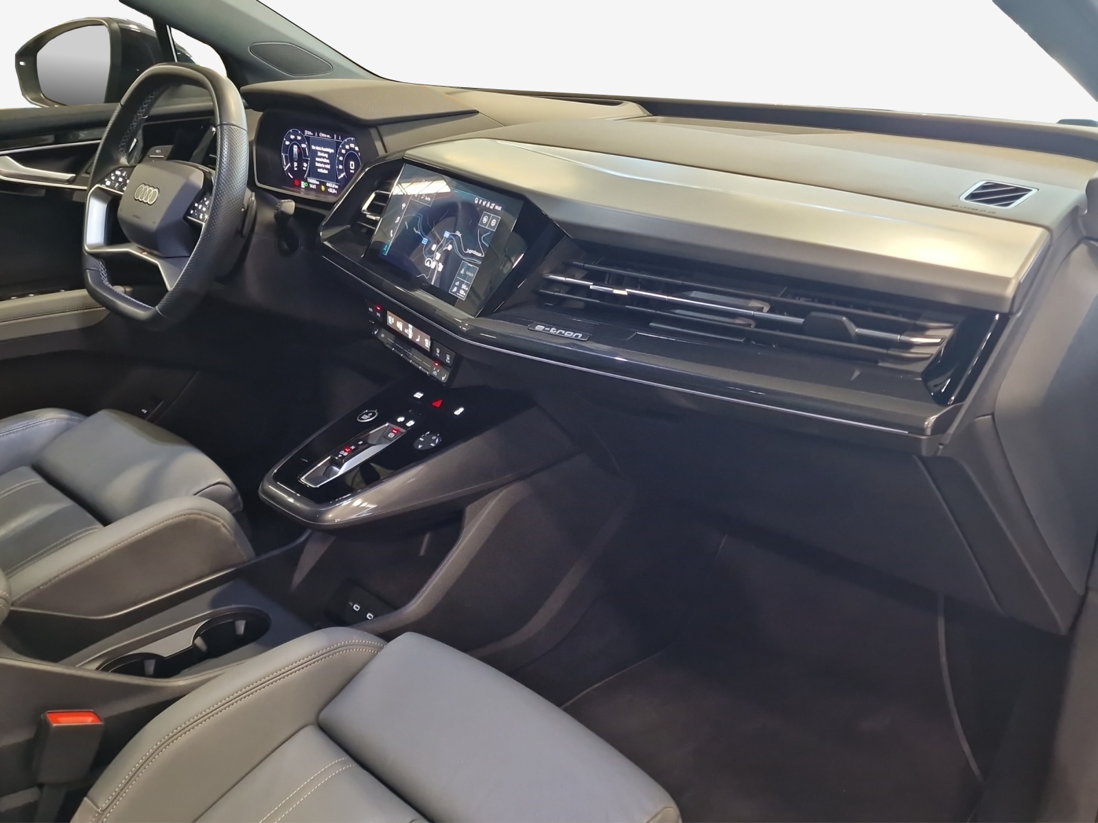 AUDI Q4 e-tron 50 quattro-image-14