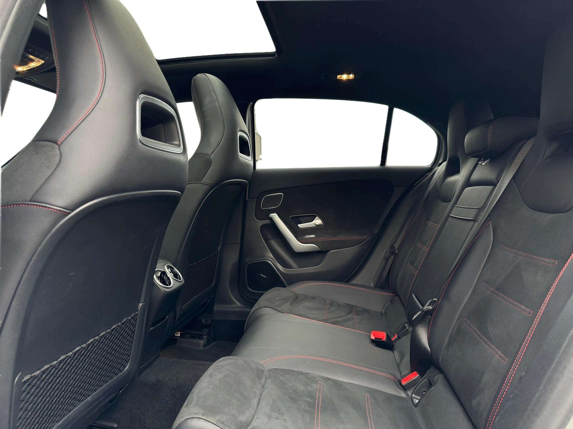 MERCEDES-BENZ A 250 4Matic AMG Line 4Matic 7G-DCT-image-19