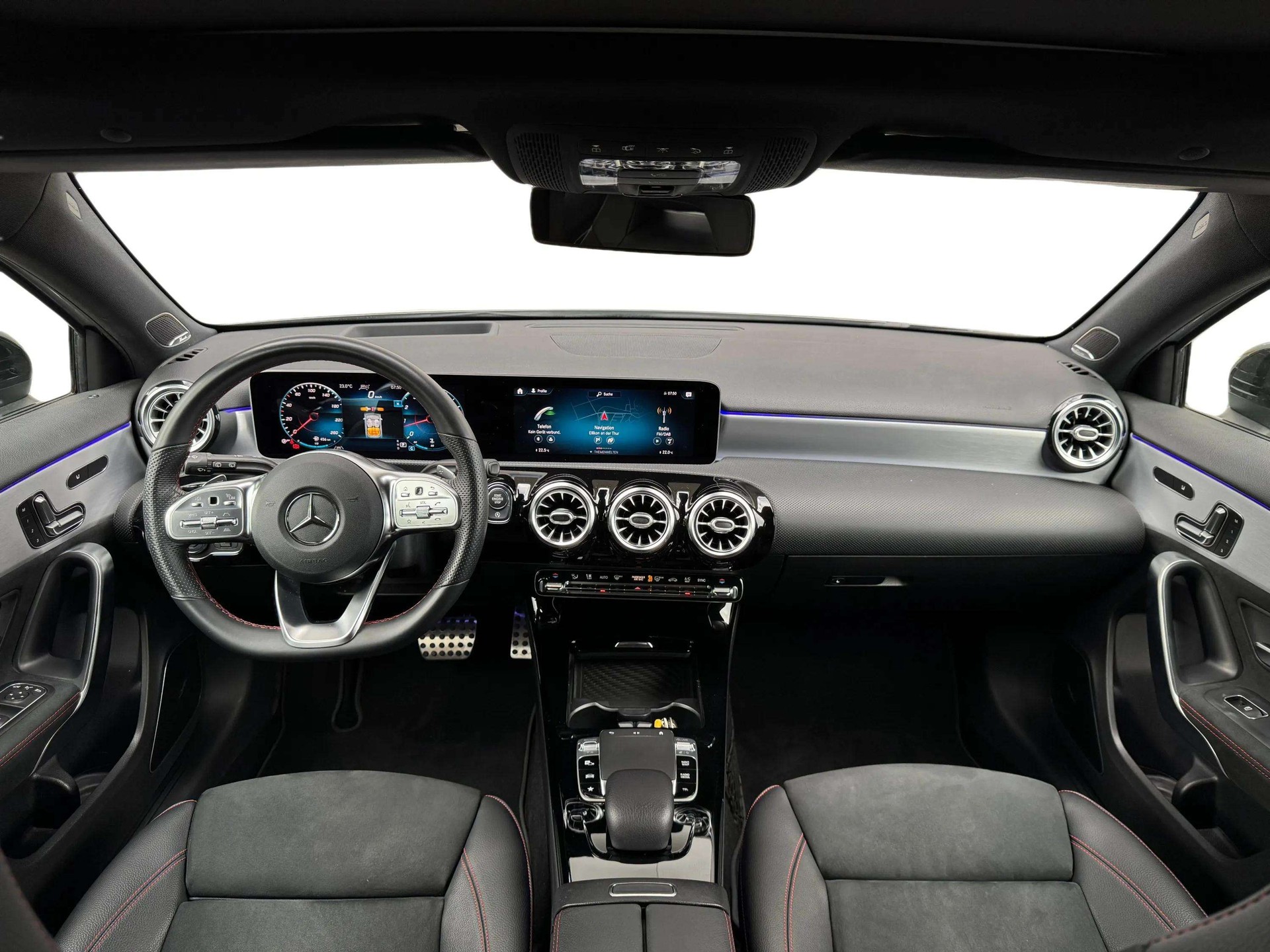 MERCEDES-BENZ A 250 4Matic AMG Line 4Matic 7G-DCT-image-11