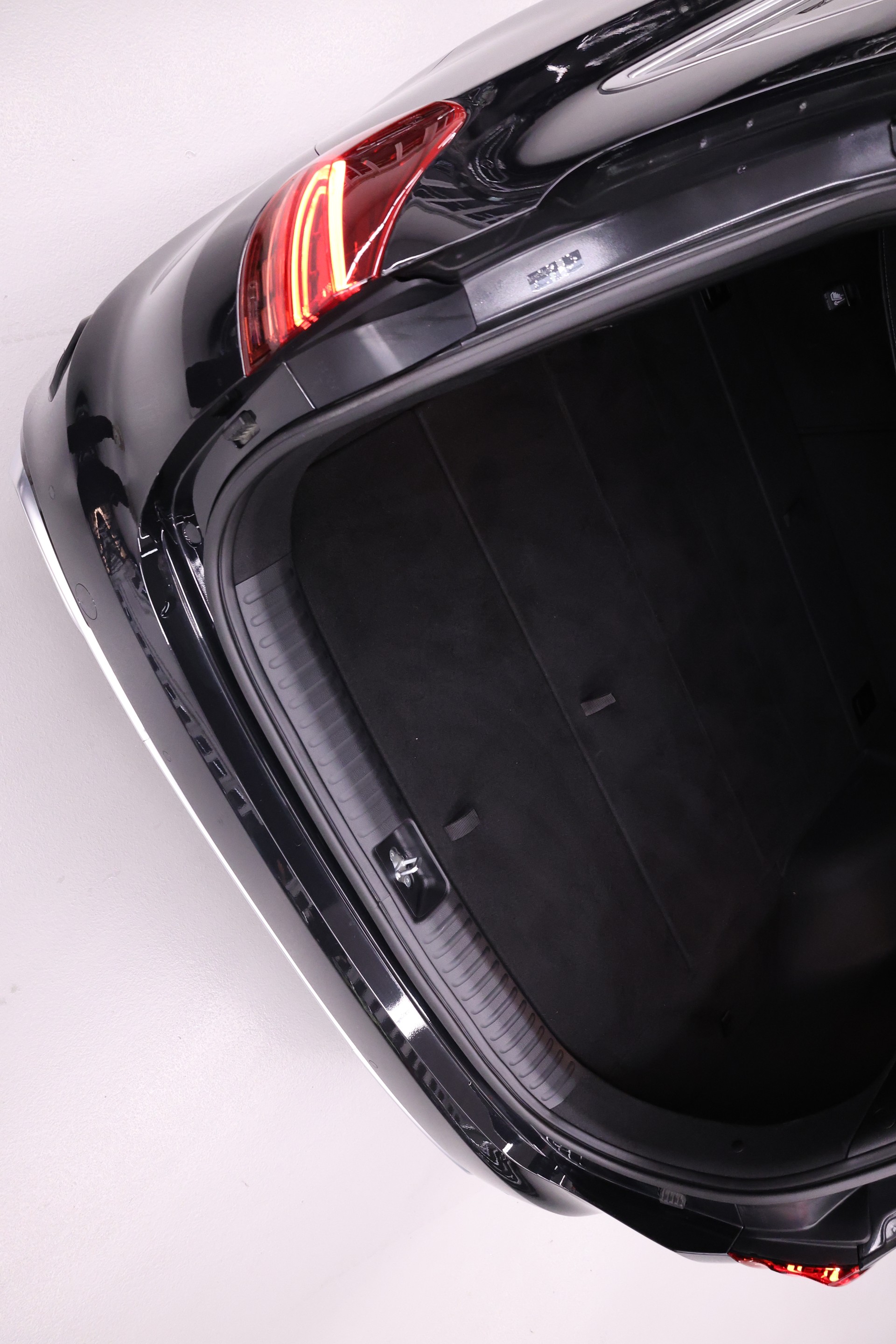 KIA Ceed SW 1.5 T-GDi MHEV GT-Line-image-24