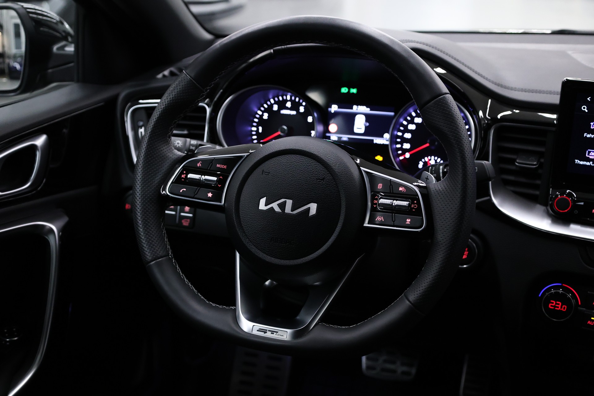 KIA Ceed SW 1.5 T-GDi MHEV GT-Line-image-18