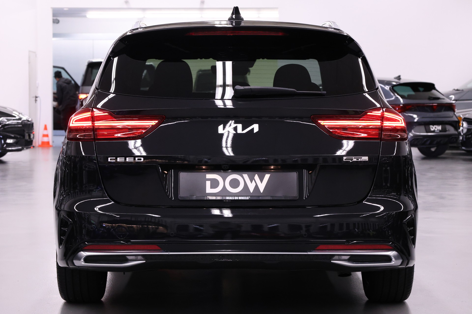 KIA Ceed SW 1.5 T-GDi MHEV GT-Line-image-8