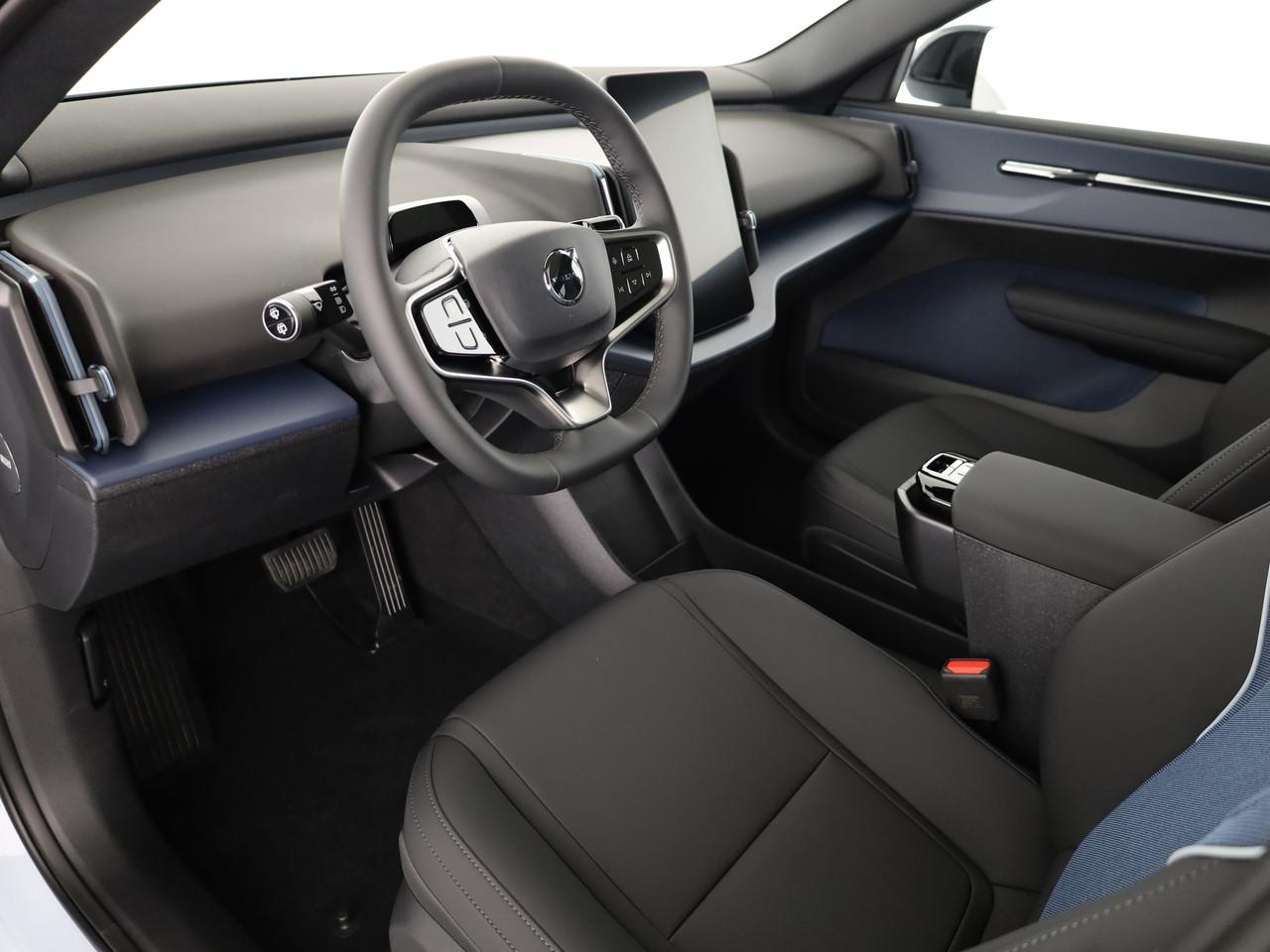 VOLVO EX30 CC P8 Ultra AWD-image-6