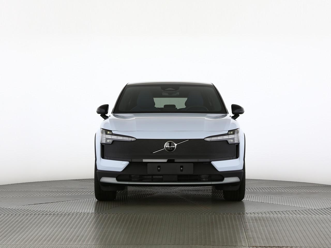 VOLVO EX30 CC P8 Ultra AWD-image-4
