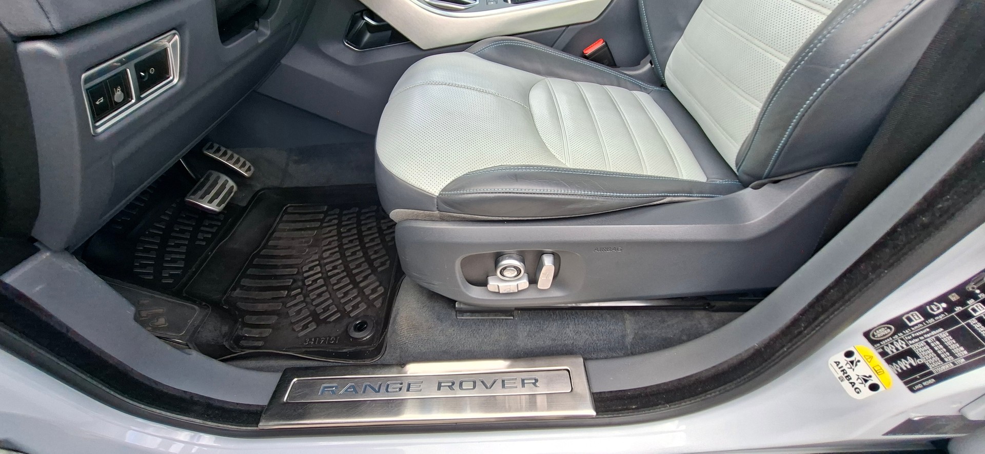 LAND ROVER Range Rover Evoque 2.0 TD4 SE Dynamic-image-5