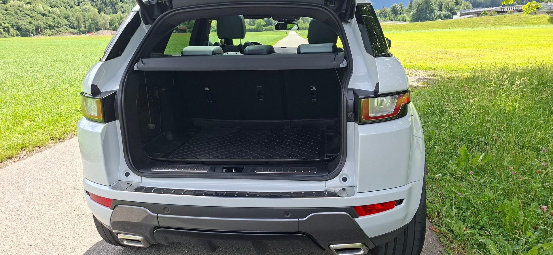 LAND ROVER Range Rover Evoque 2.0 TD4 SE Dynamic-image-11
