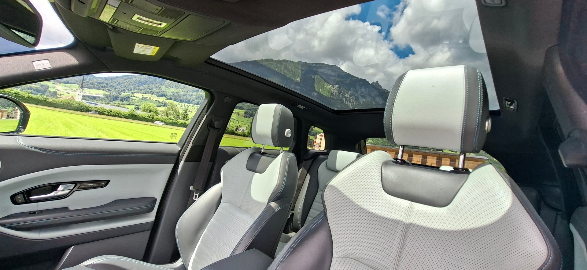 LAND ROVER Range Rover Evoque 2.0 TD4 SE Dynamic-image-6