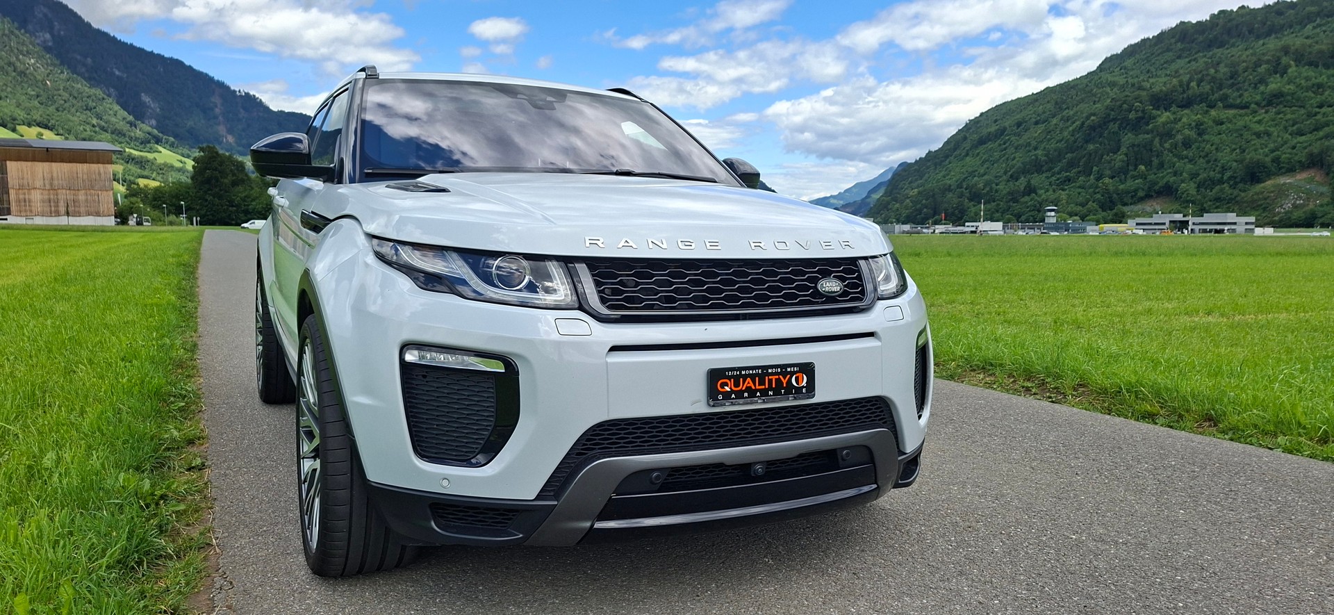 LAND ROVER Range Rover Evoque 2.0 TD4 SE Dynamic-image-1