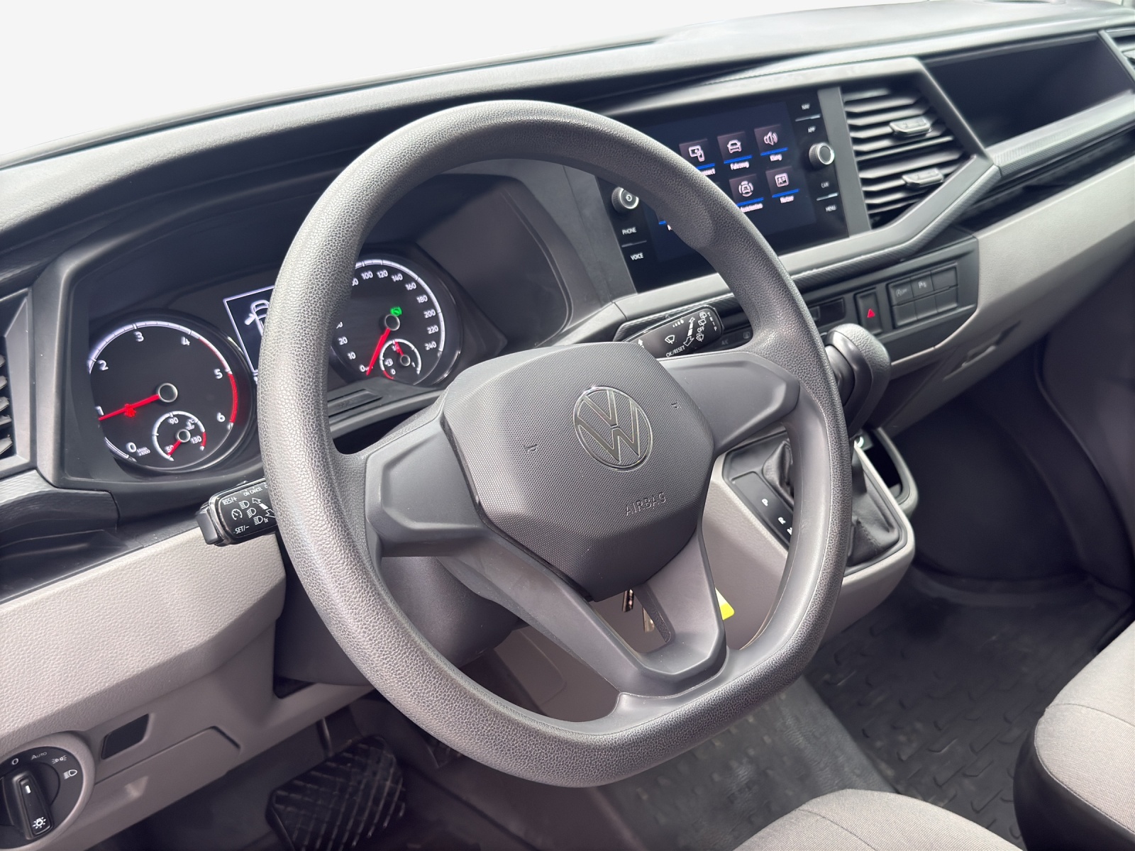VW T6.1 2.0 TDI DSG-image-8