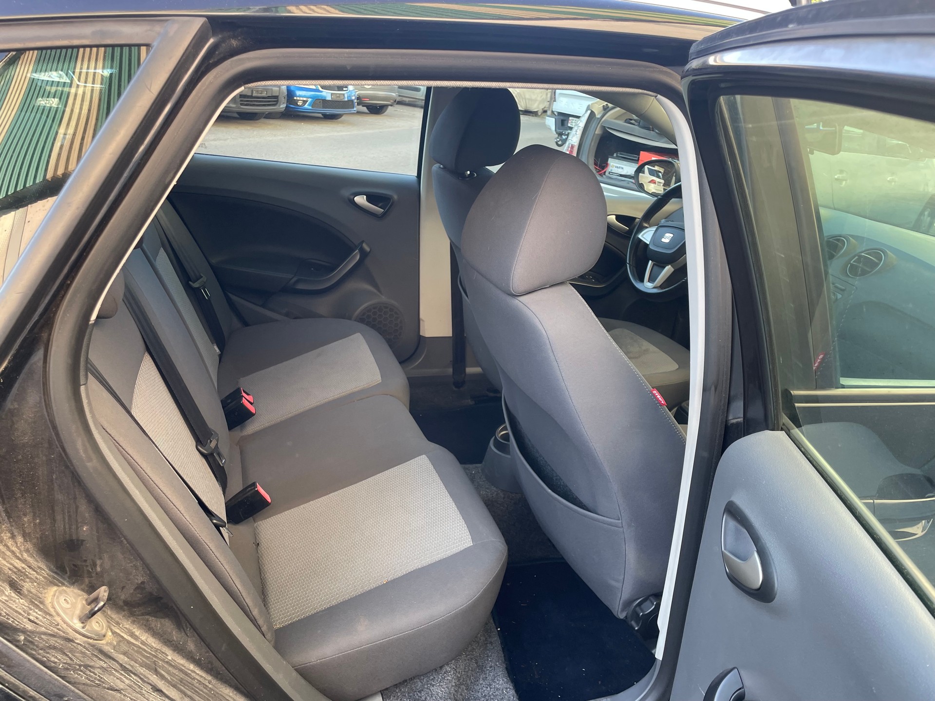 SEAT Ibiza ST 1.4 Style-image-8