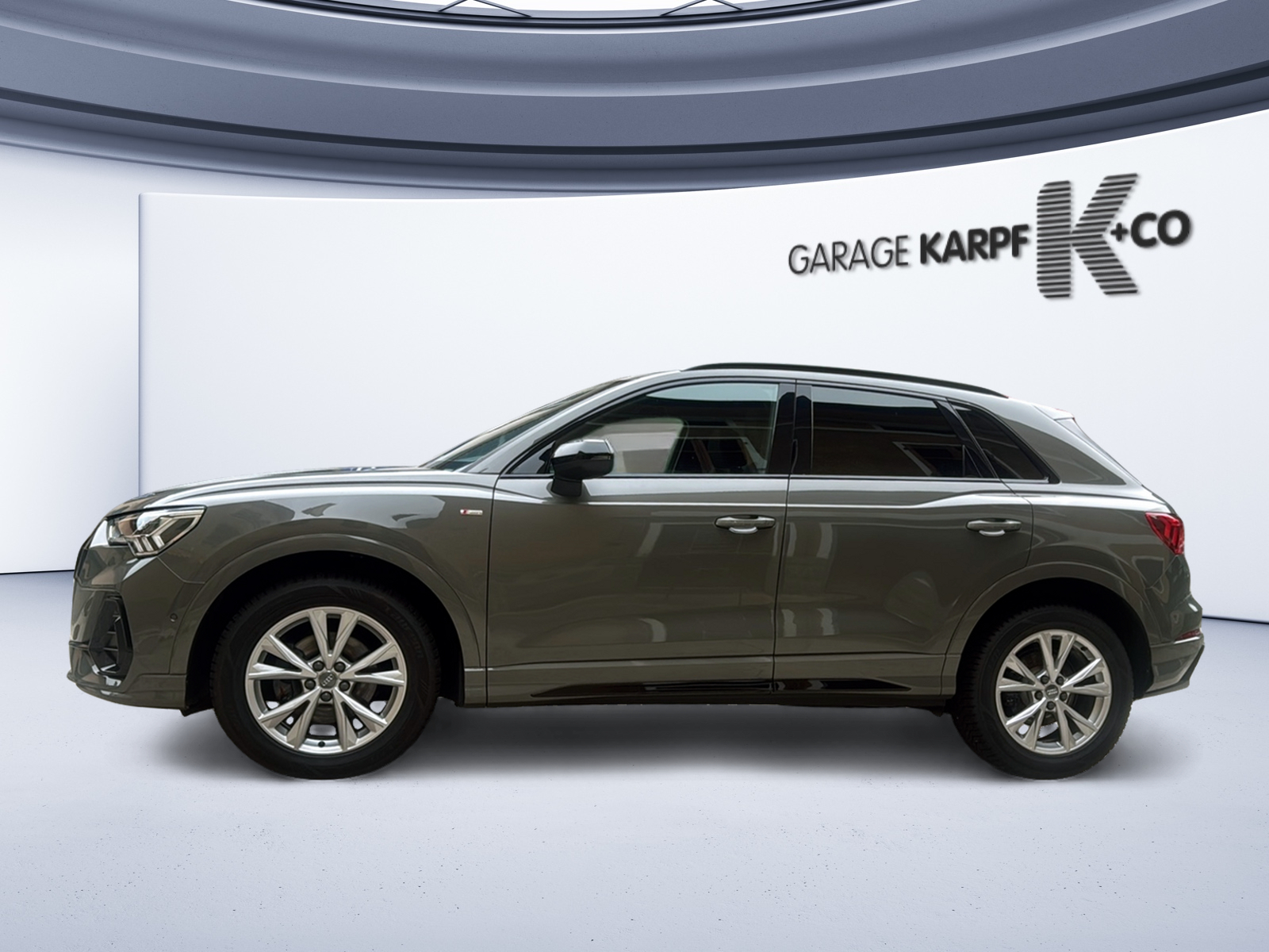 AUDI Q3 35 TDI S line quattro S-tronic-image-1