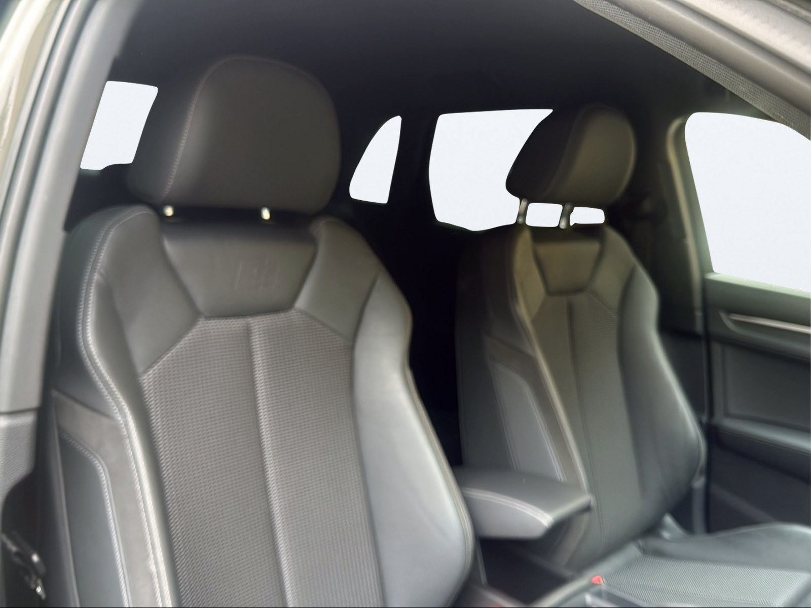 AUDI Q3 35 TDI S line quattro S-tronic-image-15