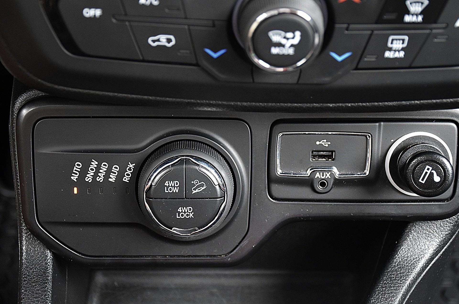 JEEP Renegade 2.0 CRD Trailhawk AWD + Low Range 9ATX-image-11