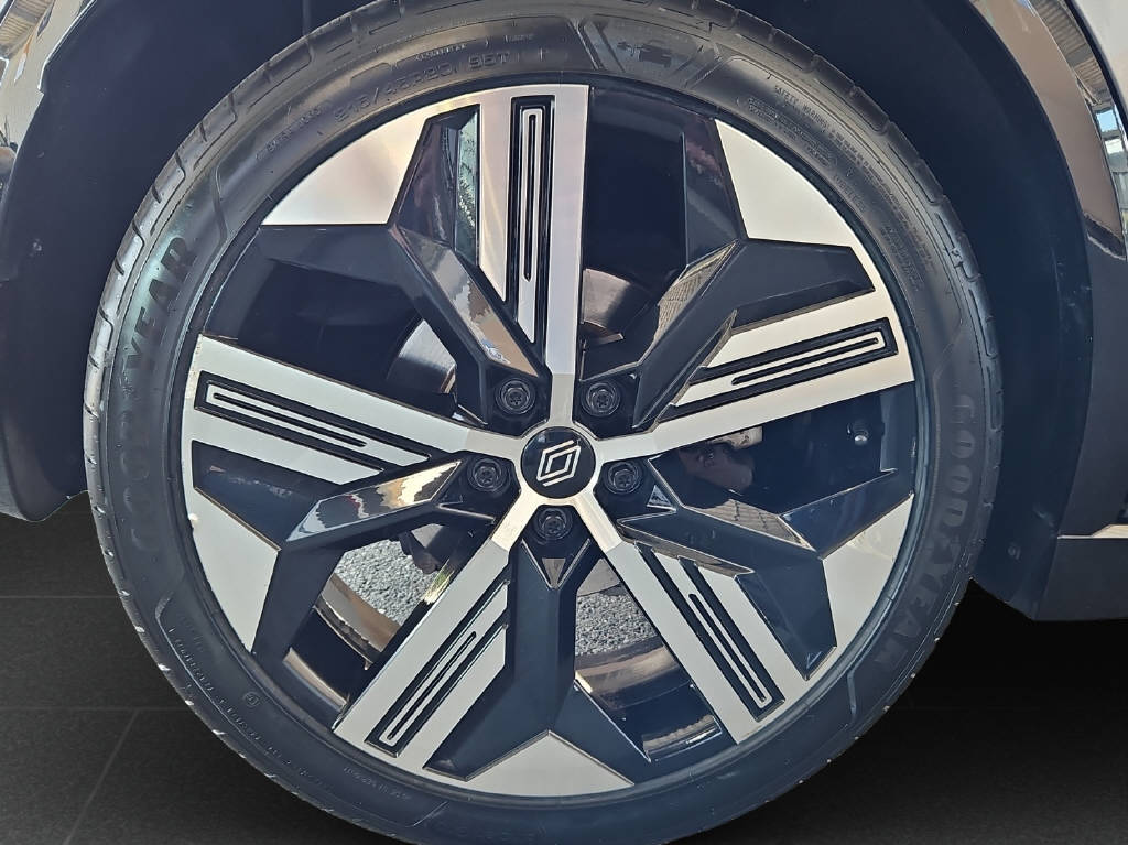 RENAULT Mégane E-Tech evolution-image-10