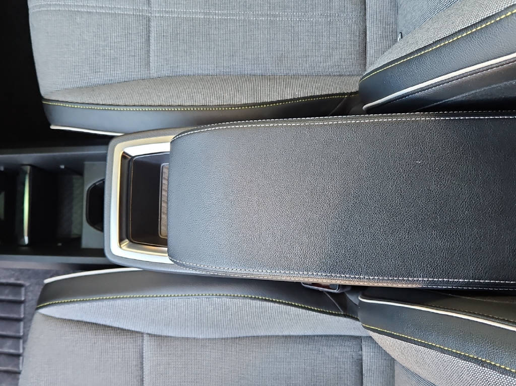RENAULT Mégane E-Tech evolution-image-6