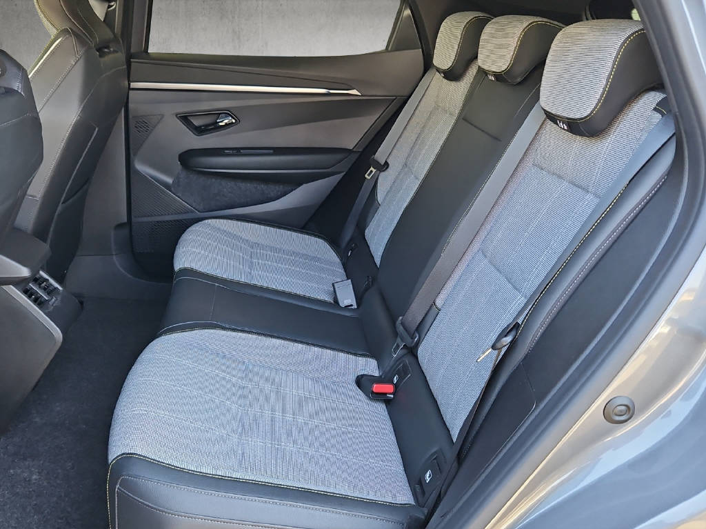 RENAULT Mégane E-Tech evolution-image-5