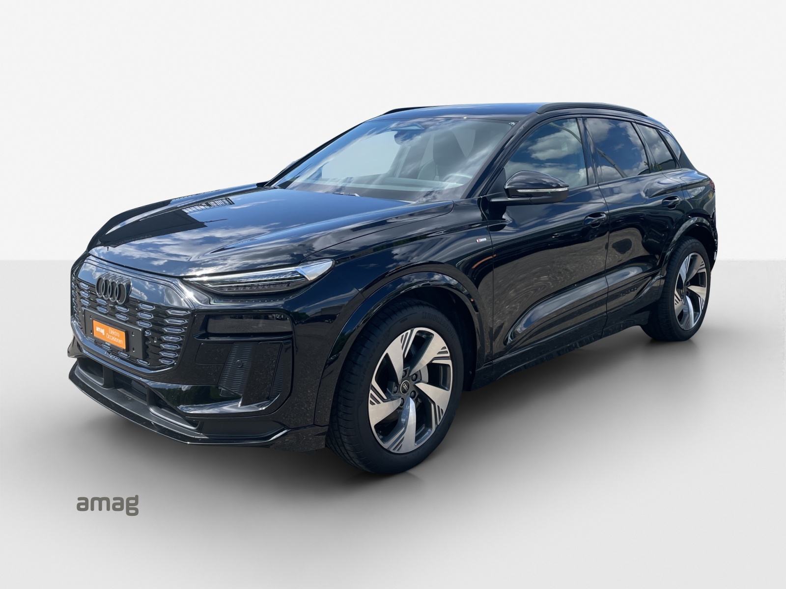 AUDI Q6 e-tron quattro-image-0