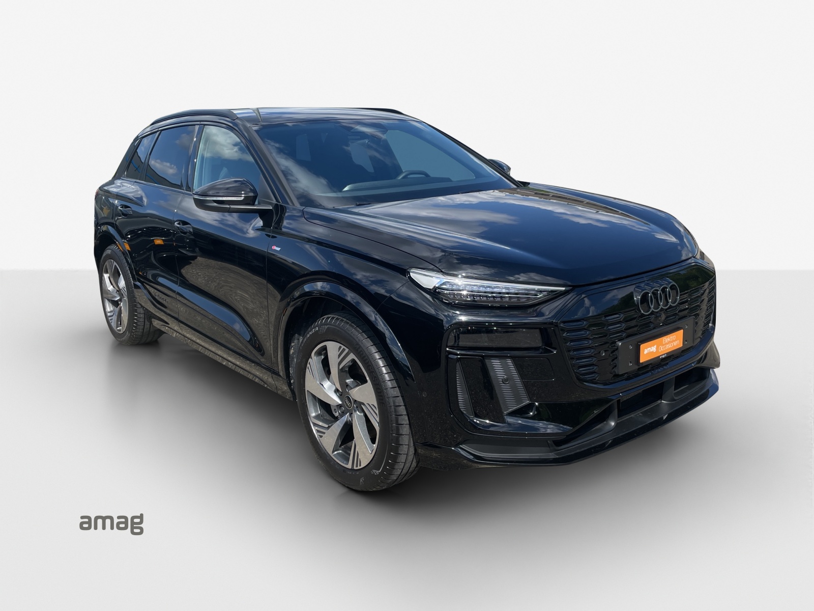 AUDI Q6 e-tron quattro-image-6
