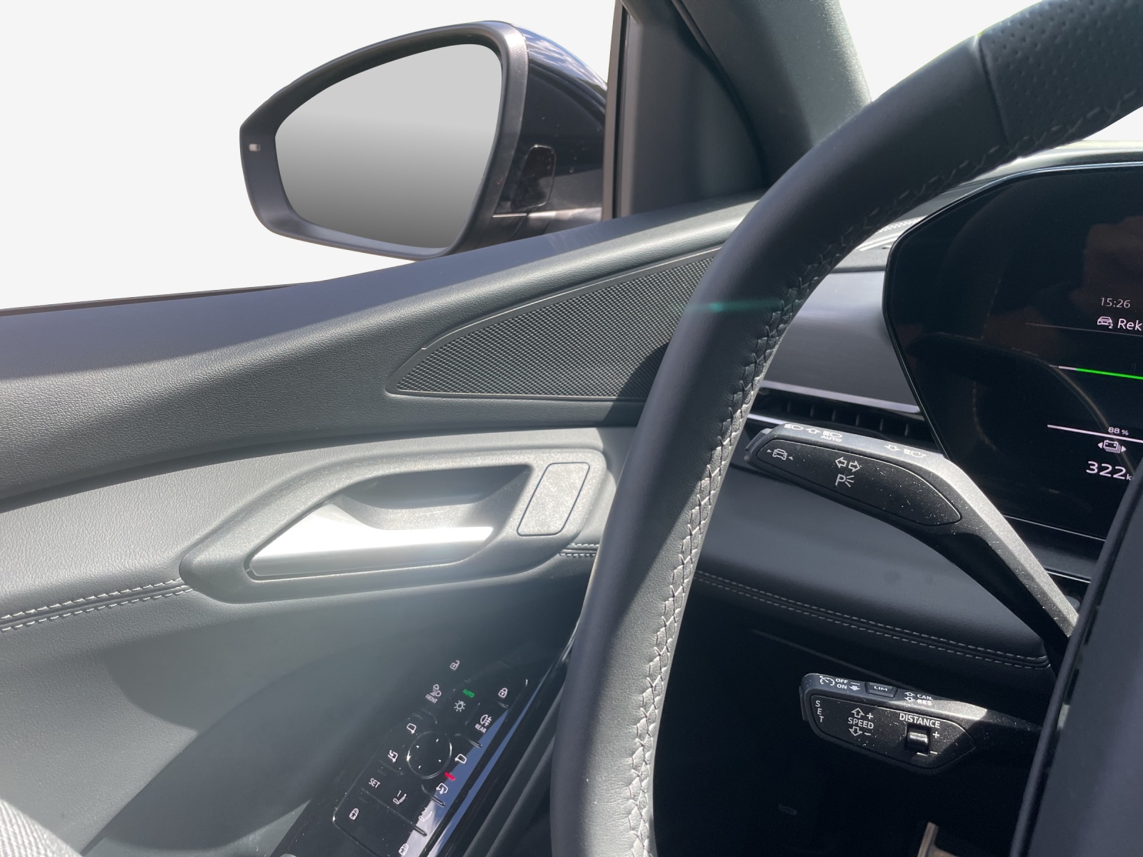 AUDI Q6 e-tron quattro-image-15