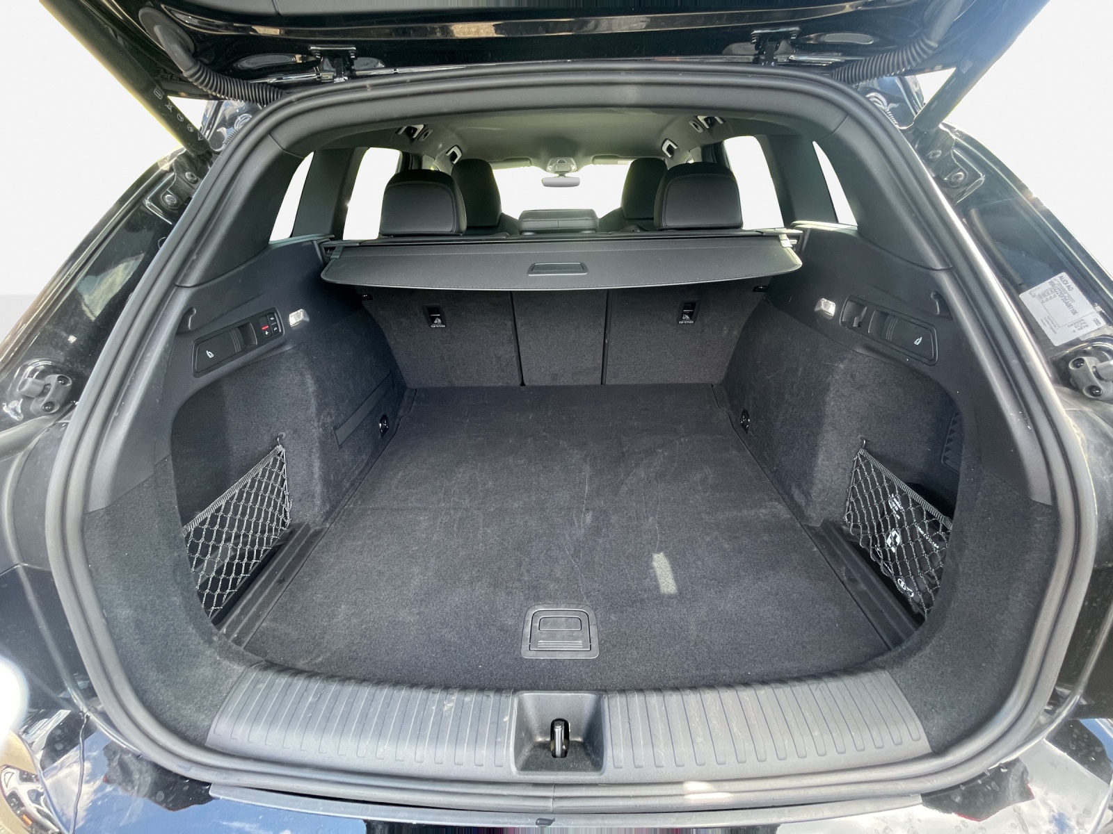 AUDI Q6 e-tron quattro-image-13