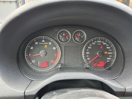 AUDI A3 Sportback 2.0 Turbo FSI Ambiente-image-10