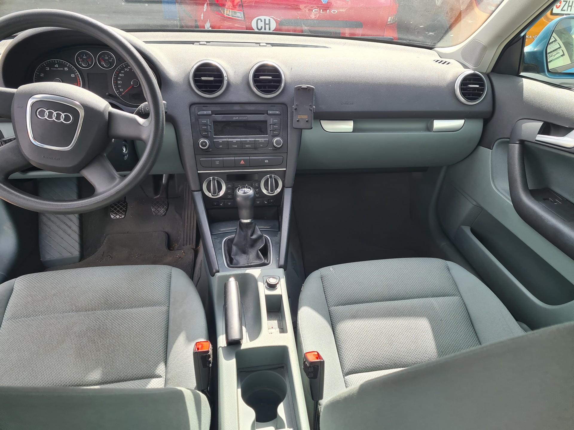 AUDI A3 Sportback 2.0 Turbo FSI Ambiente-image-8
