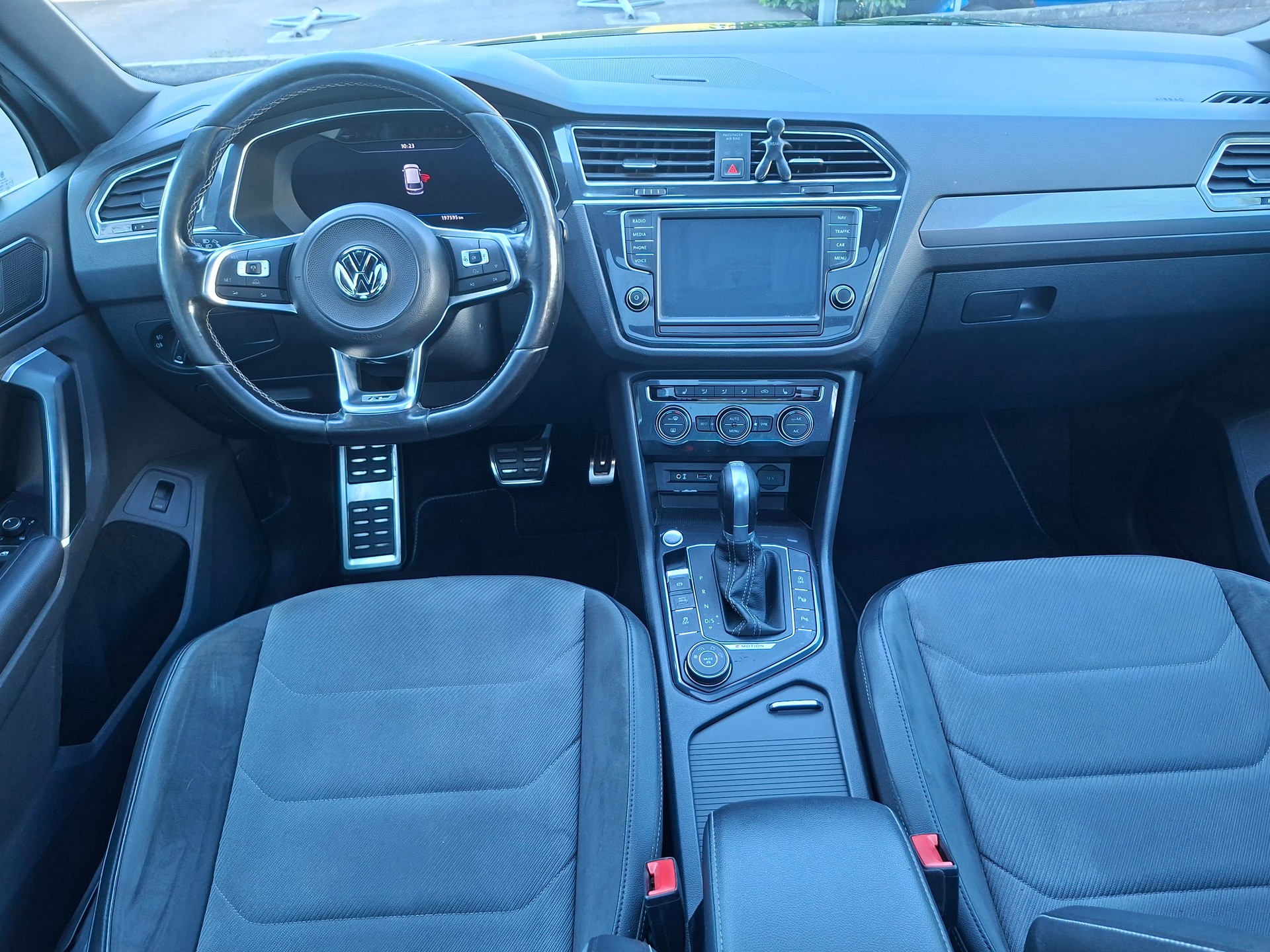 VW Tiguan 2.0TSI R Line 4Motion DSG-image-8