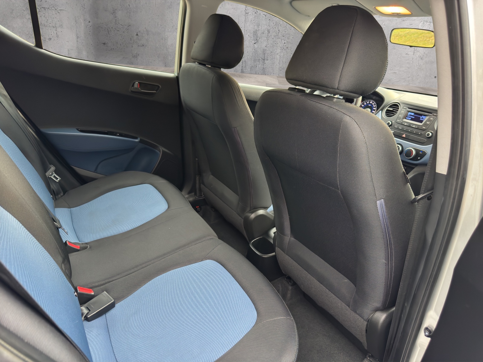HYUNDAI i10 1.0 Amplia-image-13