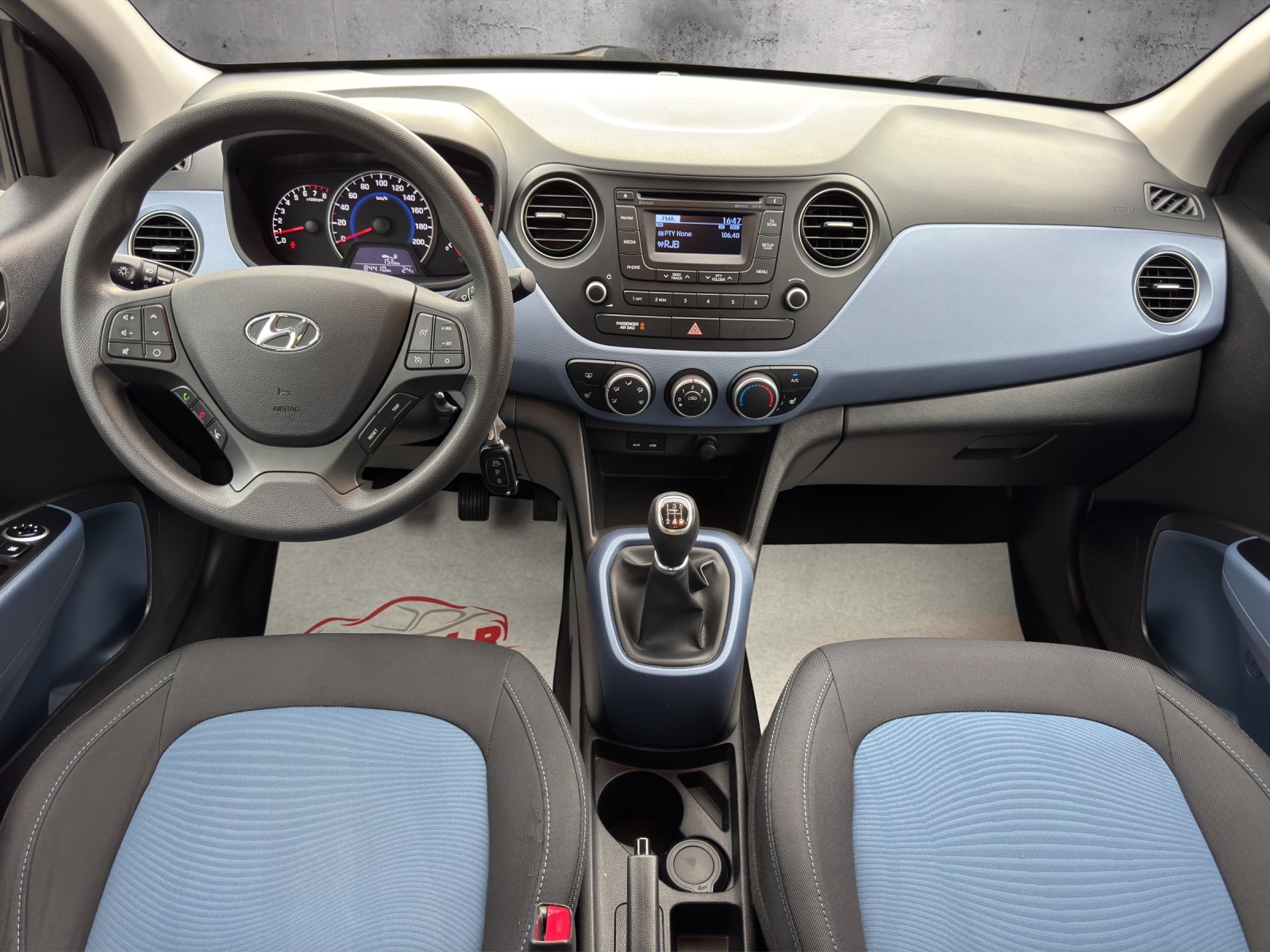 HYUNDAI i10 1.0 Amplia-image-9
