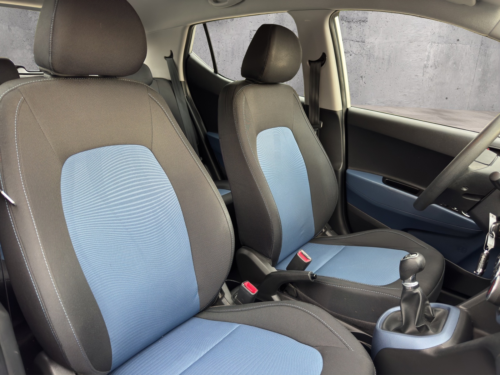 HYUNDAI i10 1.0 Amplia-image-12